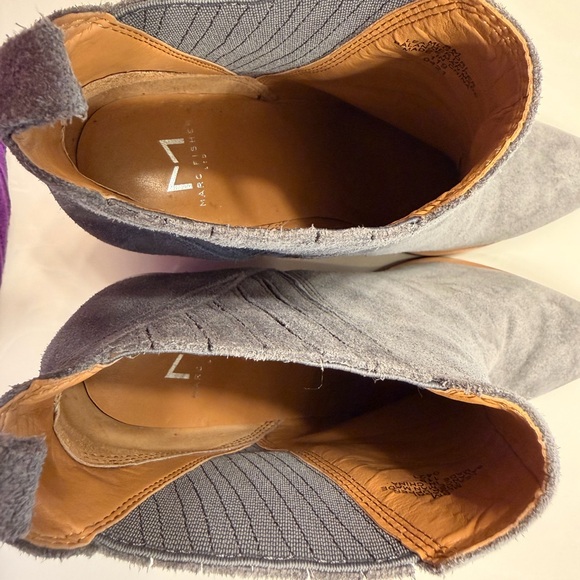 Marc Fisher Gray Suede Ankle Boots Size 8 Block Heel Pointed Toe - Picture 4 of 6